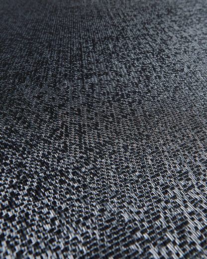 Riff Modelo Blackish Chrome – textura en instalación monolítica
