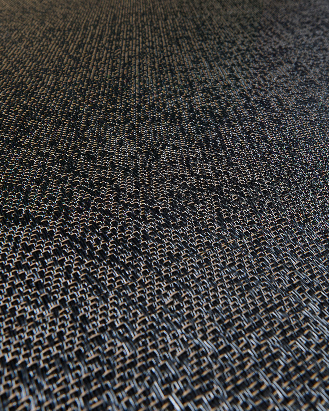 Riff Modelo Blackish Taupe – textura en instalación monolítica