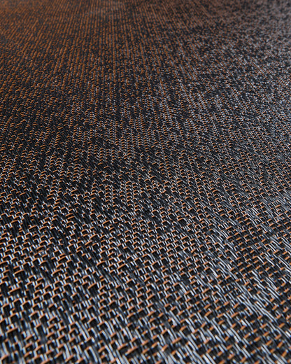 Riff Modelo Blackish Brown – textura en instalación monolítica