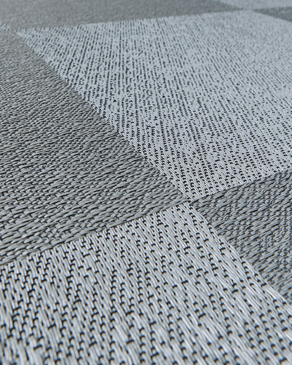 Riff Modelo Greyish Metal – textura en instalación a cuarto de vuelta