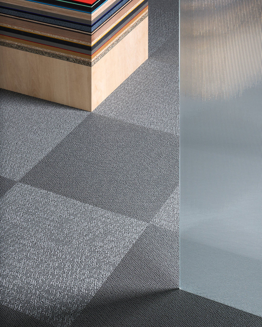 Riff Modelo Greyish Metal – aplicación en interior